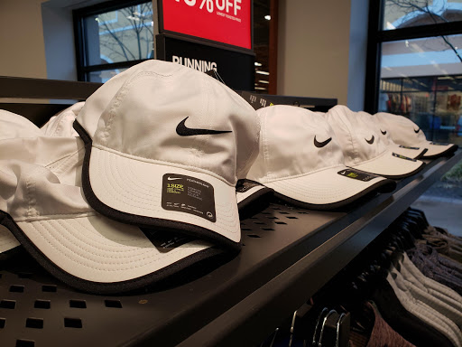 Clothing Store «Nike Factory Store», reviews and photos, 102 The Arches Cir, Deer Park, NY 11729, USA