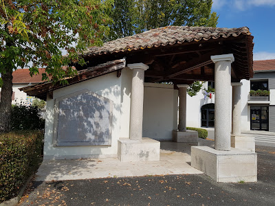 Monument aux Morts à Bellocq à Bellocq