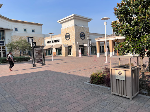 Shopping Mall «Grand Prairie Premium Outlets», reviews and photos, 2950 I-20 Frontage Rd, Grand Prairie, TX 75052, USA
