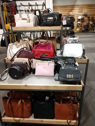 Shoe Store «DSW Designer Shoe Warehouse», reviews and photos, 12997 Fair Lakes Shopping Center, Fairfax, VA 22033, USA