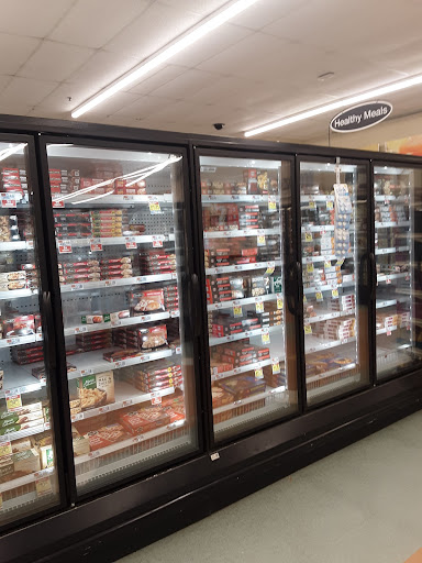 Shopping Mall «Aquidneck Shopping Centre», reviews and photos, 77 E Main Rd, Middletown, RI 02842, USA