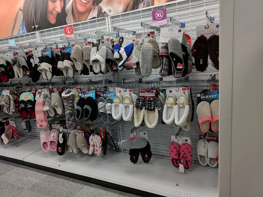 Clothing Store «Ross Dress for Less», reviews and photos, 1030 N Rengstorff Ave, Mountain View, CA 94043, USA