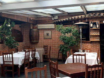 Restaurante Asador Chumbica - C. Mayor, 3, 28140 Fuente el Saz de Jarama, Madrid, Spain