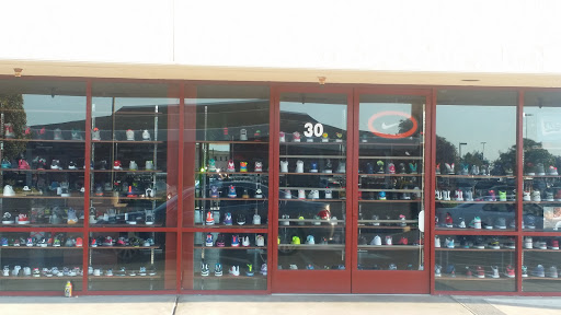 Sportswear Store «Mr Cool Sportswear», reviews and photos, 3355 Sonoma Blvd # 20, Vallejo, CA 94590, USA