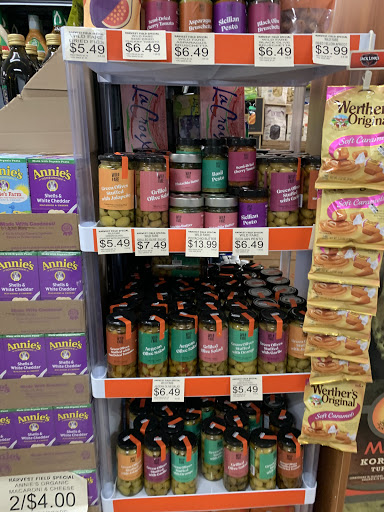 Grocery Store «Harvest Field Market», reviews and photos, 350 S Broadway, Tarrytown, NY 10591, USA