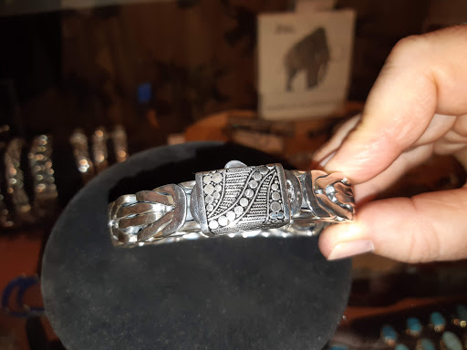 Jewelry Store «Silver Eagle Gallery», reviews and photos, 850 5th Ave S Suite B, Naples, FL 34102, USA