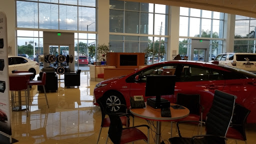 Car Dealer «West Coast Toyota», reviews and photos, 3399 E Willow St, Long Beach, CA 90806, USA