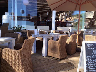 La Vida Peguera Restaurant & Beach Lounge Carrer Pinaret, 4, 07160 Peguera, Balearic Islands, España