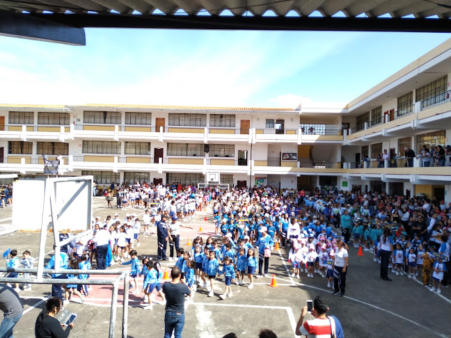 Unidad Educativa Madre Teresa Bacq - Escuela