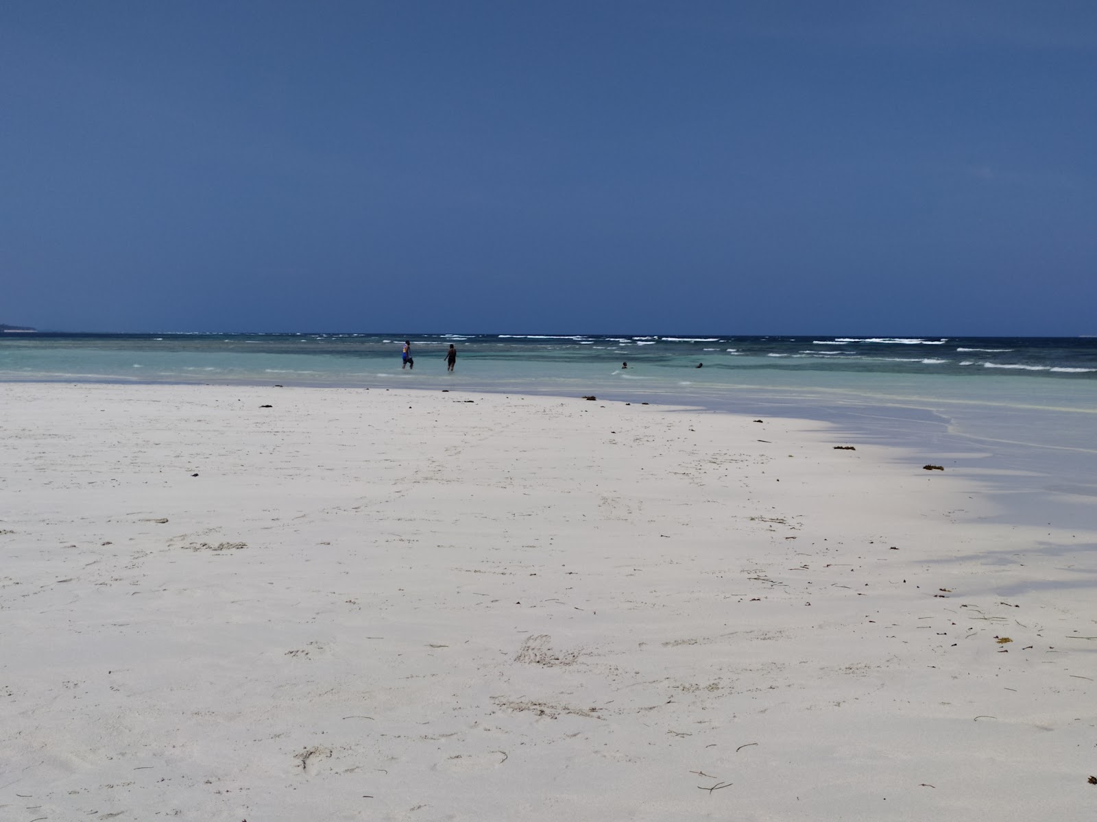 Foto de Galu Kinondo Beach - lugar popular entre os apreciadores de relaxamento