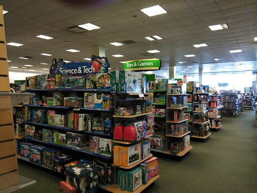 Book Store «Barnes & Noble», reviews and photos, 102 Commons Dr, Geneva, IL 60134, USA