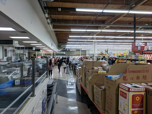 Shopping Mall «Fubonn Shopping Center», reviews and photos, 2850 SE 82nd Ave #80, Portland, OR 97266, USA