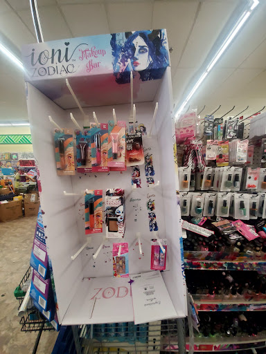 Dollar Store «Dollar Tree», reviews and photos, 7001 Cermak Rd, Berwyn, IL 60402, USA