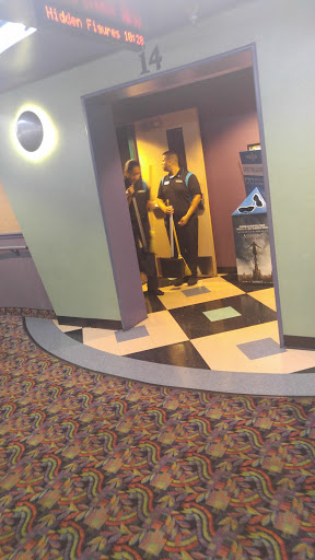 Movie Theater «Regal Cinemas Waterford Lakes 20 IMAX», reviews and photos, 541 N Alafaya Trail, Orlando, FL 32828, USA