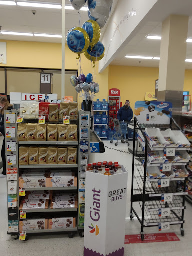 Supermarket «Giant», reviews and photos, 7919 Tuckerman Ln, Potomac, MD 20854, USA