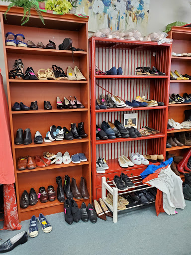 Donations Center «Seattle Childrens Kent Bargain Boutique», reviews and photos