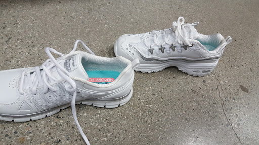 Shoe Store «SKECHERS Factory Outlet», reviews and photos, 1304 S Harbor Blvd, Fullerton, CA 92832, USA