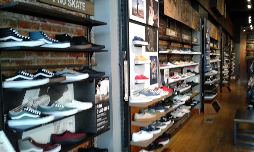 Shoe Store «Vans», reviews and photos, 28 E Colorado Blvd, Pasadena, CA 91105, USA