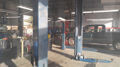 Auto Repair Shop «Meineke Car Care Center», reviews and photos, 8401 N Harwood Rd, North Richland Hills, TX 76180, USA