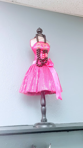 Beauty Salon «Latina Diva Beauty Salon», reviews and photos, 614 N Britain Rd, Irving, TX 75061, USA