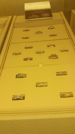 Jewelry Store «Jared The Galleria of Jewelry», reviews and photos, 195 Old Country Rd, Carle Place, NY 11514, USA