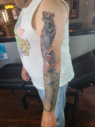 Tattoo Shop «Catch 22 Tattoo», reviews and photos, 1505 Madison Ave, Painesville, OH 44077, USA