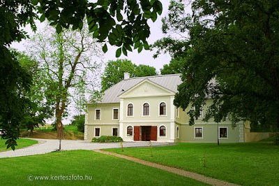 Photos of Pallavicini Kast&eacute;lysz&aacute;ll&oacute;