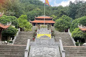 Chu Van An temple image