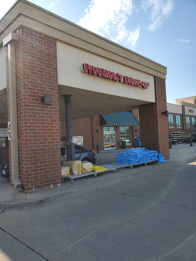 Supermarket «Hy-Vee», reviews and photos, 1403 N Veterans Pkwy, Bloomington, IL 61704, USA