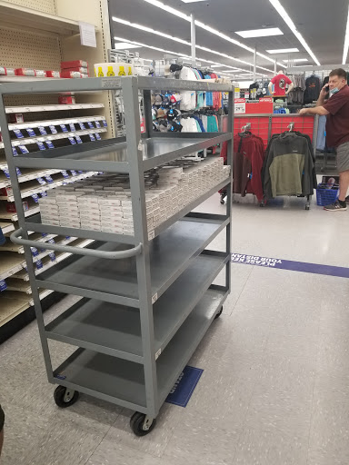 Sporting Goods Store «Academy Sports + Outdoors», reviews and photos, 1414 N Loop 336 W, Conroe, TX 77304, USA