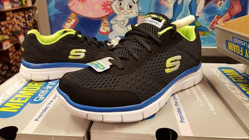 Shoe Store «Shoe Carnival», reviews and photos, 5493 S 76th St, Greendale, WI 53129, USA