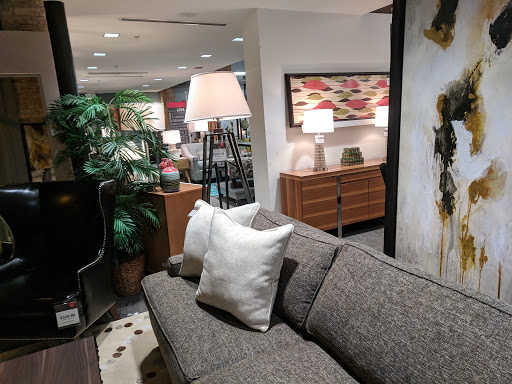 Furniture Rental Service «CORT Furniture Rental & Clearance Center», reviews and photos, 540 N Lake Shore Dr, Chicago, IL 60611, USA