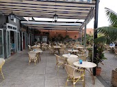 Restaurante Rompecabos en Charco Azul