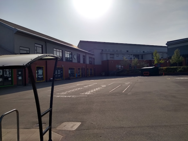 Reviews of Morley Newlands Academy in Leeds - School