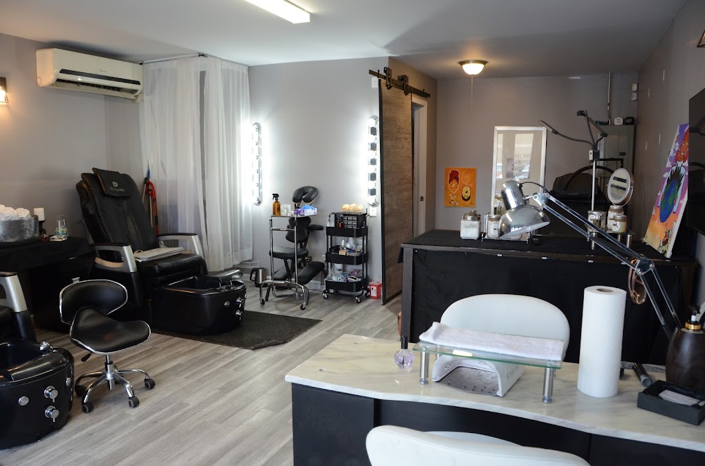 Chicago's Favorite Nail Spa 60827