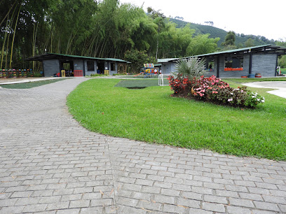 Gimnasio Colina Campestre - vereda Higueron, Km 3, Vía Acevedo - San Adolfo, Pitalito, Huila, Colombia