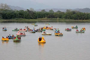 Sukhna Lake Chandigarh image