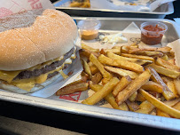 Plats et boissons du Restaurant de hamburgers So'Grill à Arcueil - n°4