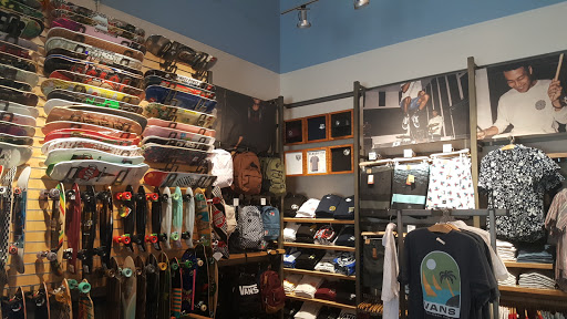 Shoe Store «Vans», reviews and photos, 9736 W Northern Ave, Peoria, AZ 85345, USA