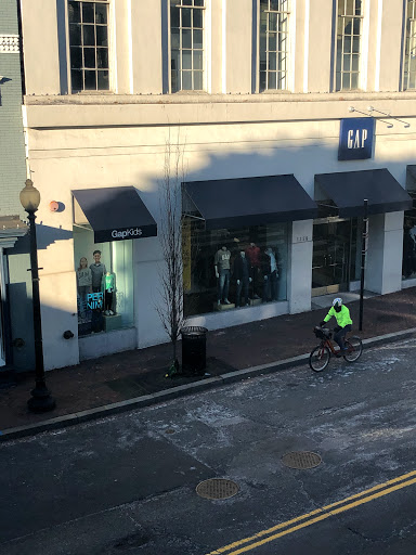 Clothing Store «Gap», reviews and photos, 1258 Wisconsin Ave NW, Washington, DC 20007, USA