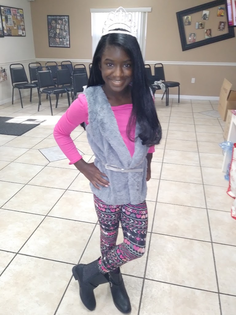 Jagged Edge Unisex Salon 32808