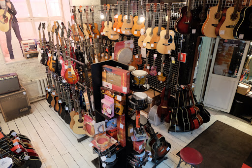 Musical instruments stores Moscow