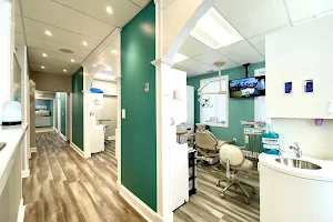 H&M Cosmetic Family Dentistry / Clinica Dental Hispana & Dental Laboratories - Gaithersburg image