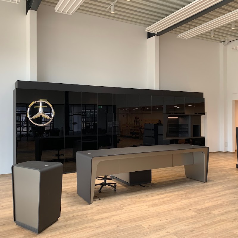 Mercedes-Benz Werkstatt SERVICE & SMILE