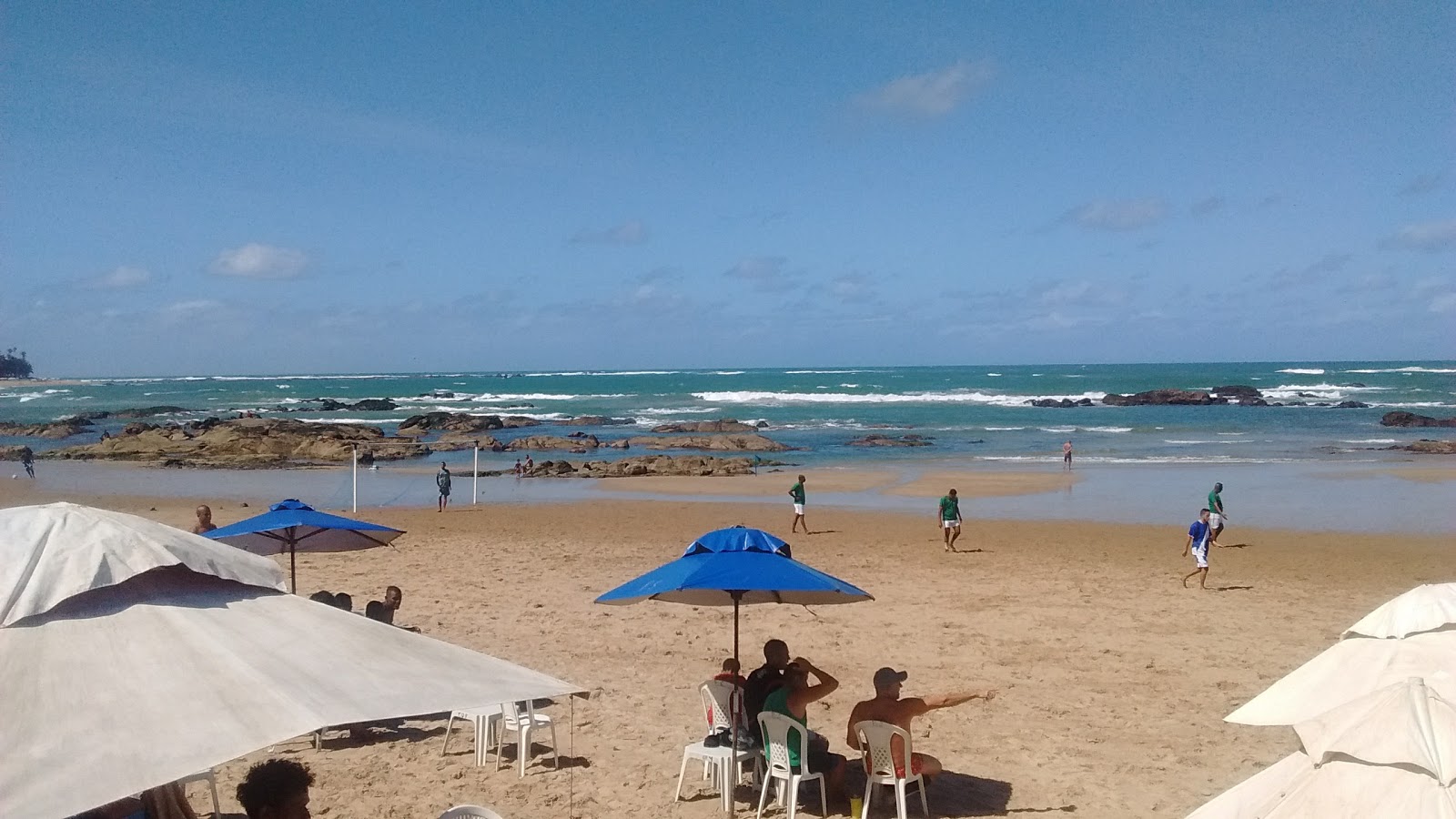 Foto di praia de itapua - luogo popolare tra gli intenditori del relax