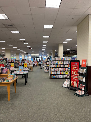 Book Store «Barnes & Noble», reviews and photos, 7200 Harrison Ste 5 #5, Rockford, IL 61112, USA