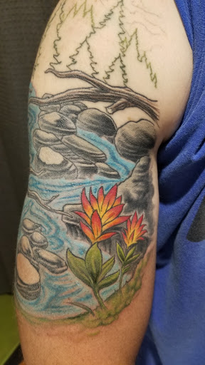 Tattoo Shop «Electric Boogaloo Tattoo», reviews and photos, 1002 NE Minnehaha St, Vancouver, WA 98665, USA