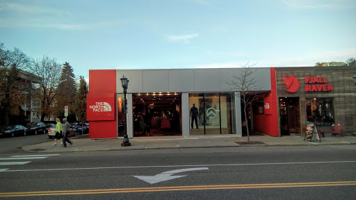 The North Face, 799 Grand Ave, St Paul, MN 55105, USA, 