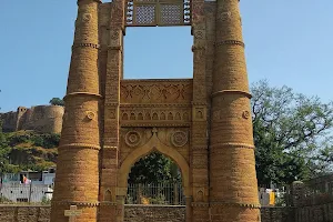 Badal Mahal चंदेरी image