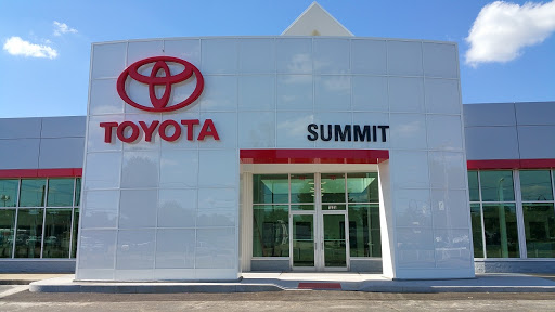 Toyota Dealer «Summit Toyota of Akron», reviews and photos, 1535 Vernon Odom Blvd, Akron, OH 44320, USA